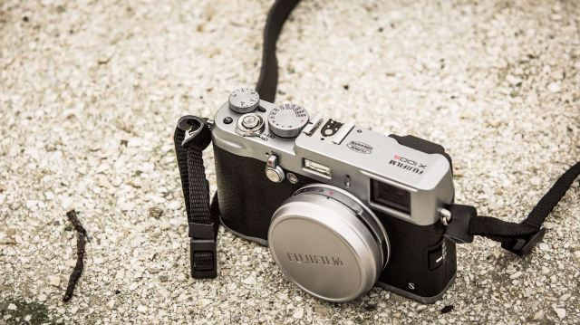 Лучший компактный фотоаппарат класса хай-энд Fujifilm X100S 2014