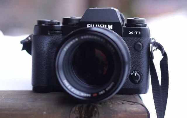 Самый лучший беззеркальный фотоаппарат с сенсором стандарта APS-C Fujifilm X-T1 