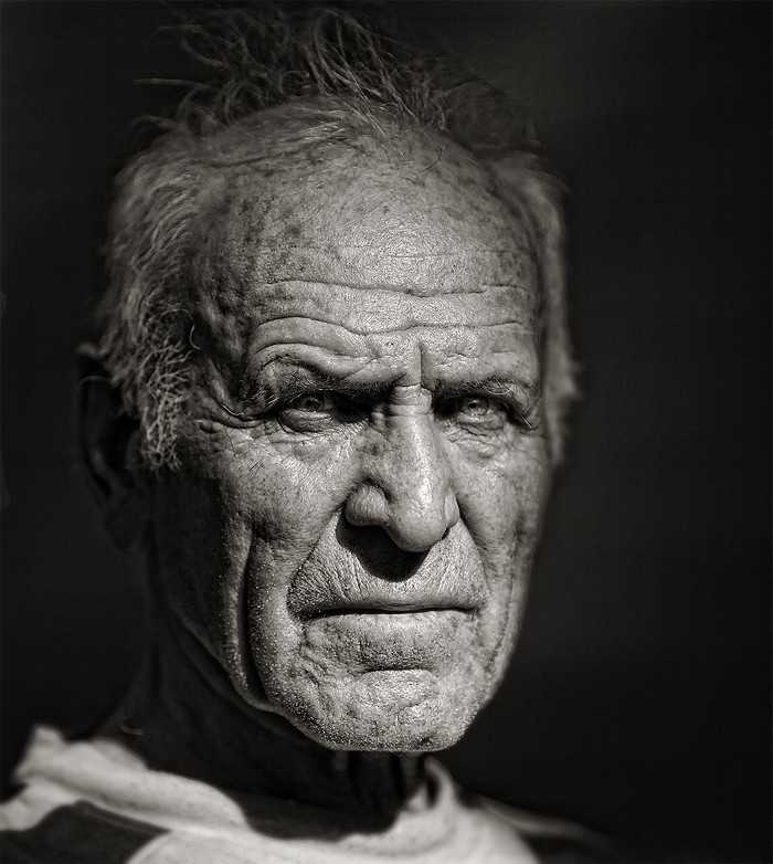 Пожилой старый мужчина. Лицо старика. Портрет. Фотопортрет старика. Портрет пожилого мужчины.