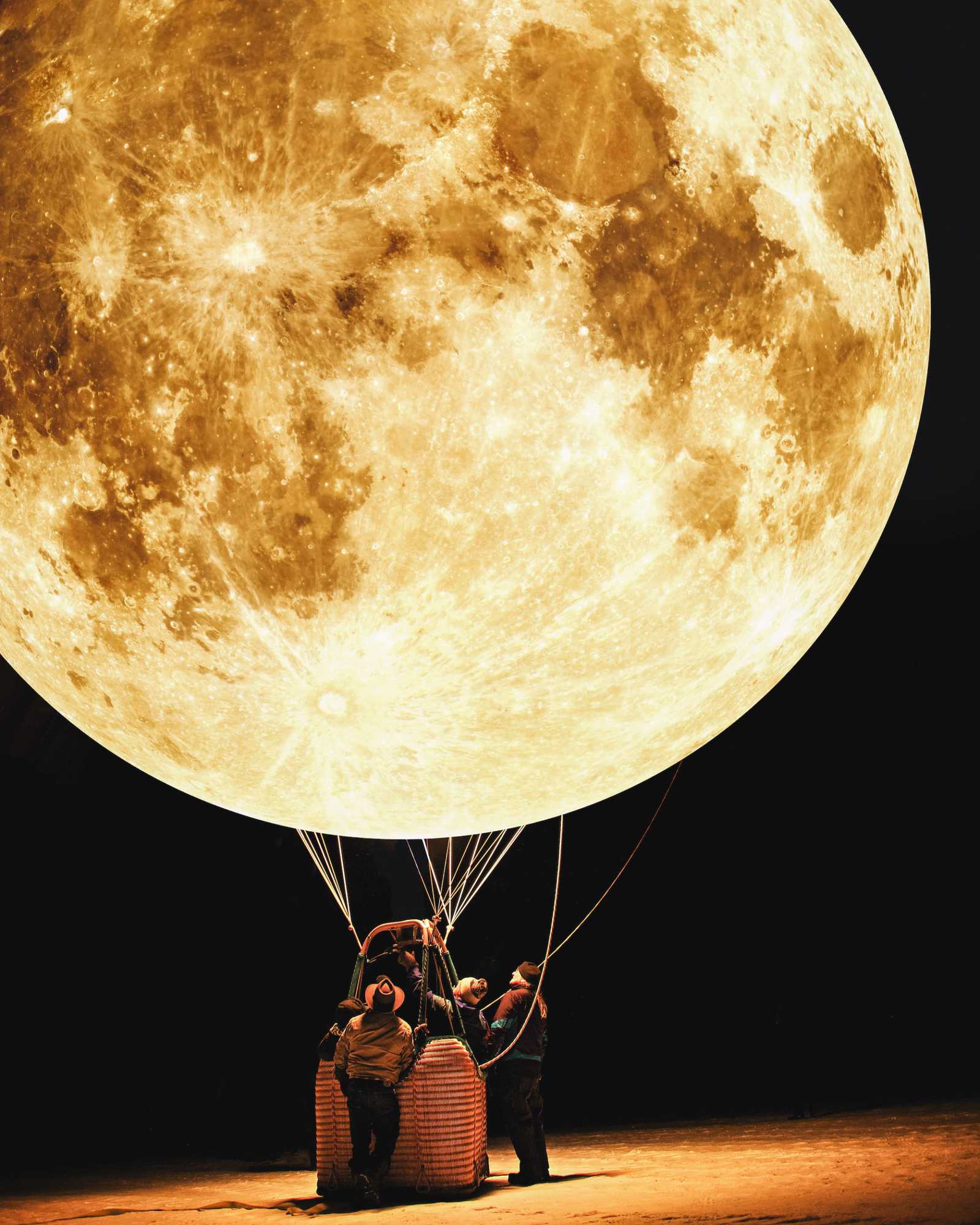 На луну на воздушном шаре. Воздушный шар Луна. Лунный шар. Воздушный шар в виде Луны. Восходящая Луна.