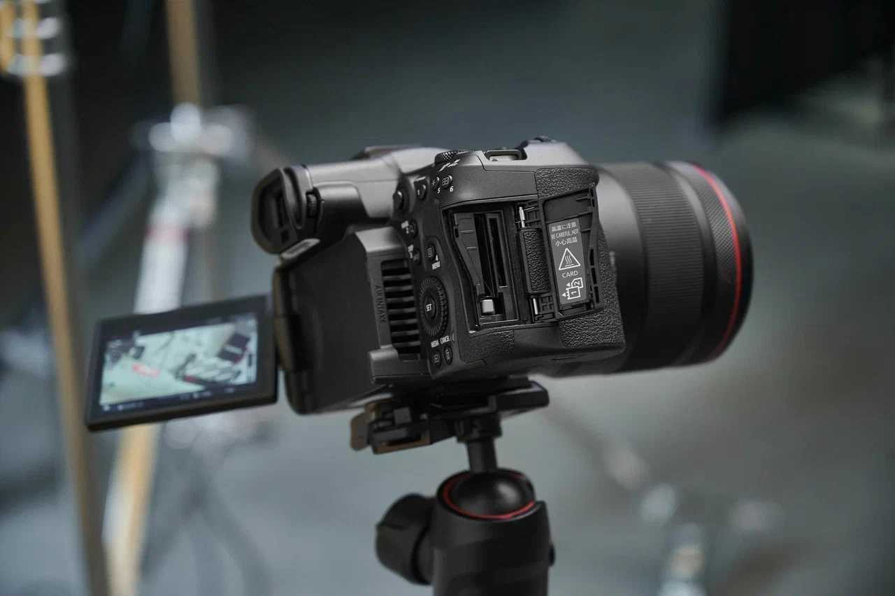 Canon EOS R5c - Предварительный обзор первой гибридной кинокамеры