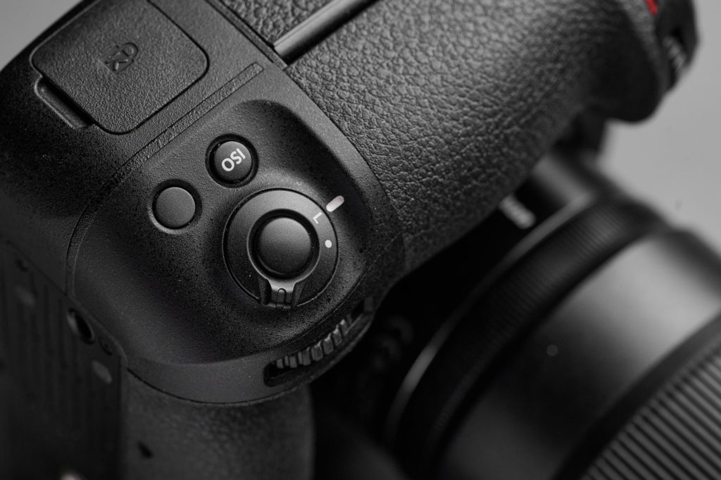 Обзор Nikon Z9 - бескомпромиссная камера?